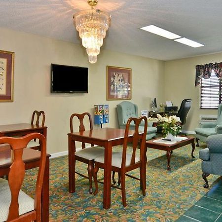 Americas Best Value Inn Hazlehurst Bagian luar foto