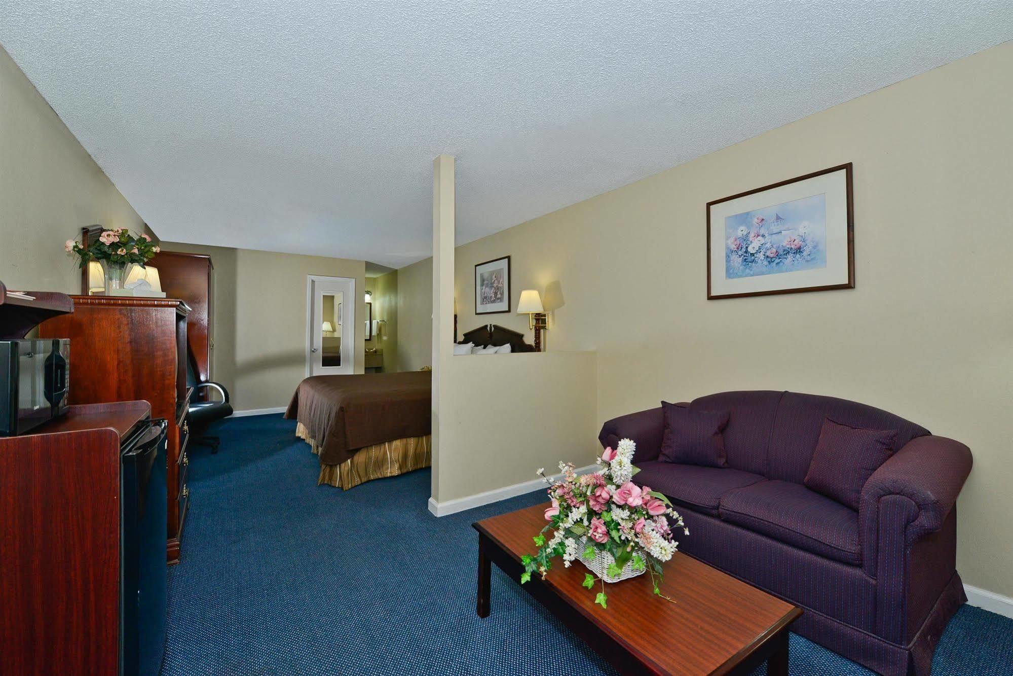 Americas Best Value Inn Hazlehurst Bagian luar foto