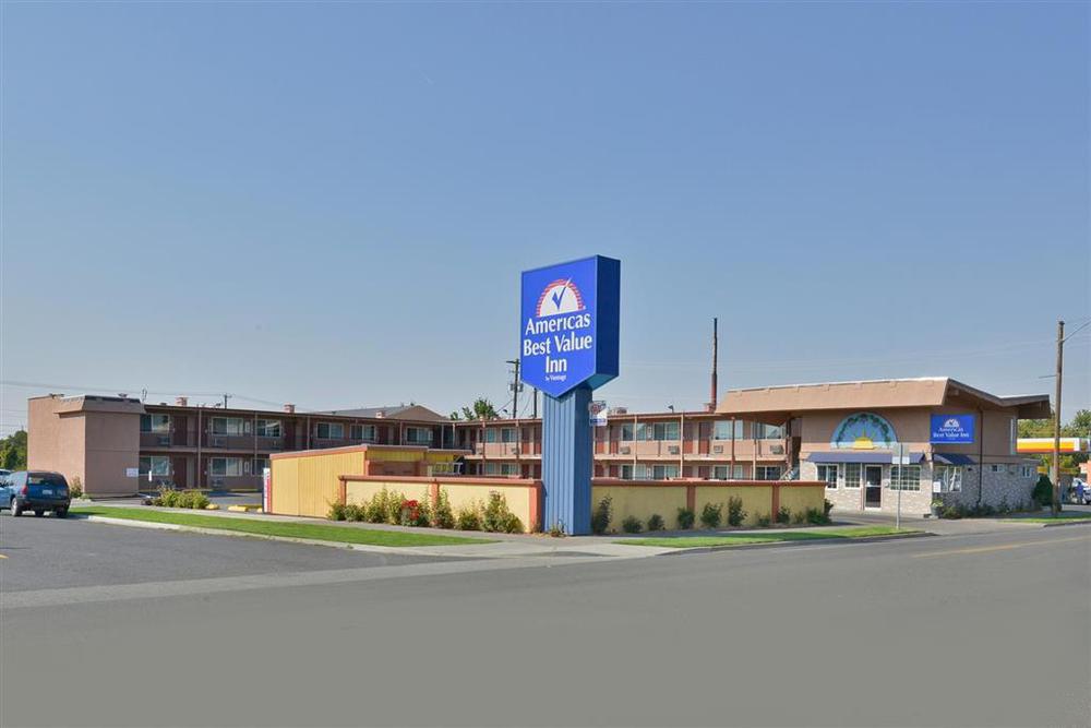 Americas Best Value Inn Hazlehurst Bagian luar foto