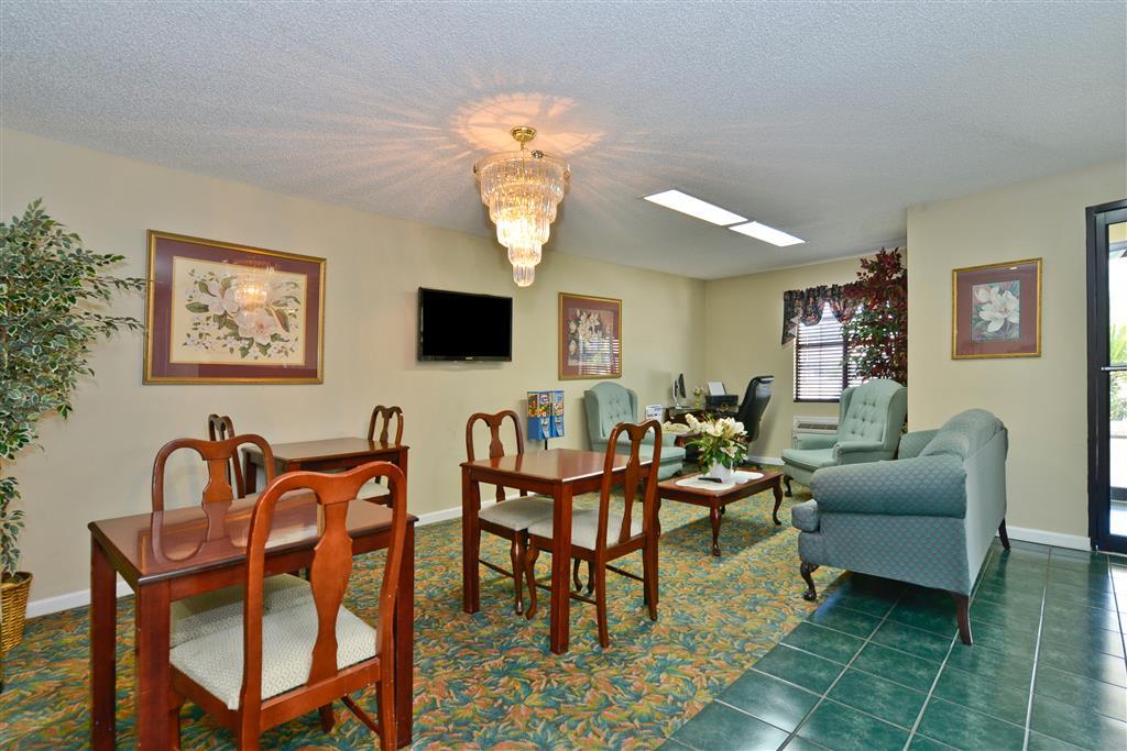 Americas Best Value Inn Hazlehurst Bagian luar foto